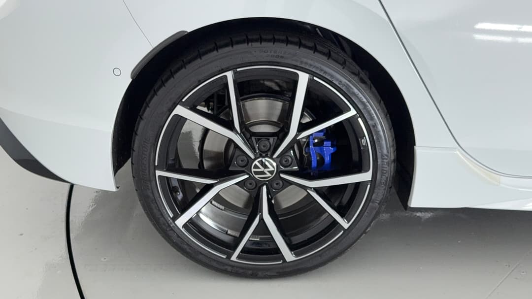 2024 Volkswagen Golf R, Automatic, 10567 km, Right Rear Wheel