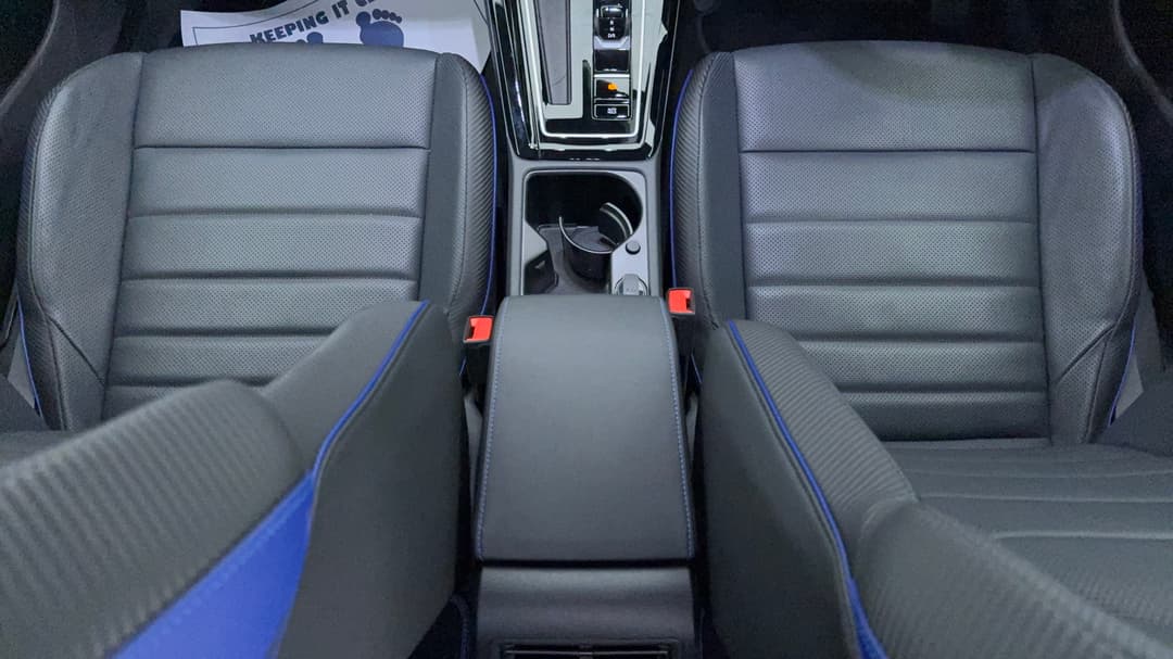 2024 Volkswagen Golf R, Automatic, 10567 km, Center Console