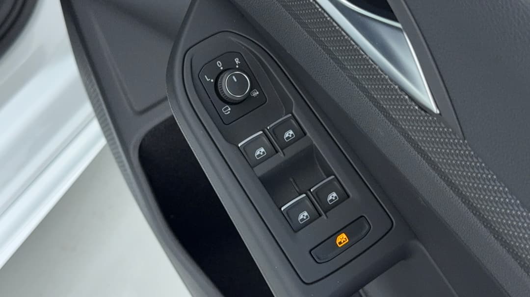 2024 Volkswagen Golf R, Automatic, 10567 km, Drivers Side Door Panel Controls