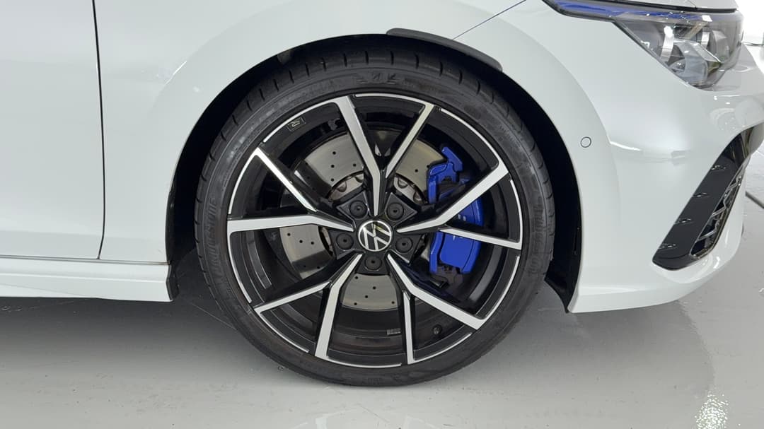 2024 Volkswagen Golf R, Automatic, 10567 km, Right Front Wheel