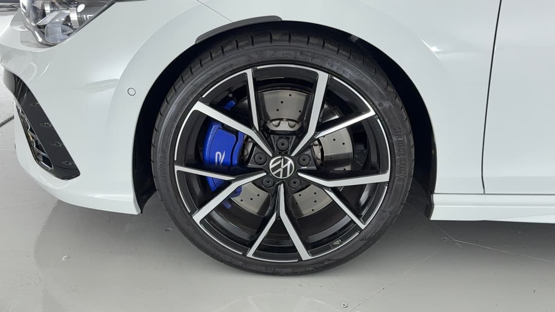 2024 Volkswagen Golf R, Automatic, 10567 km, Left Front Wheel