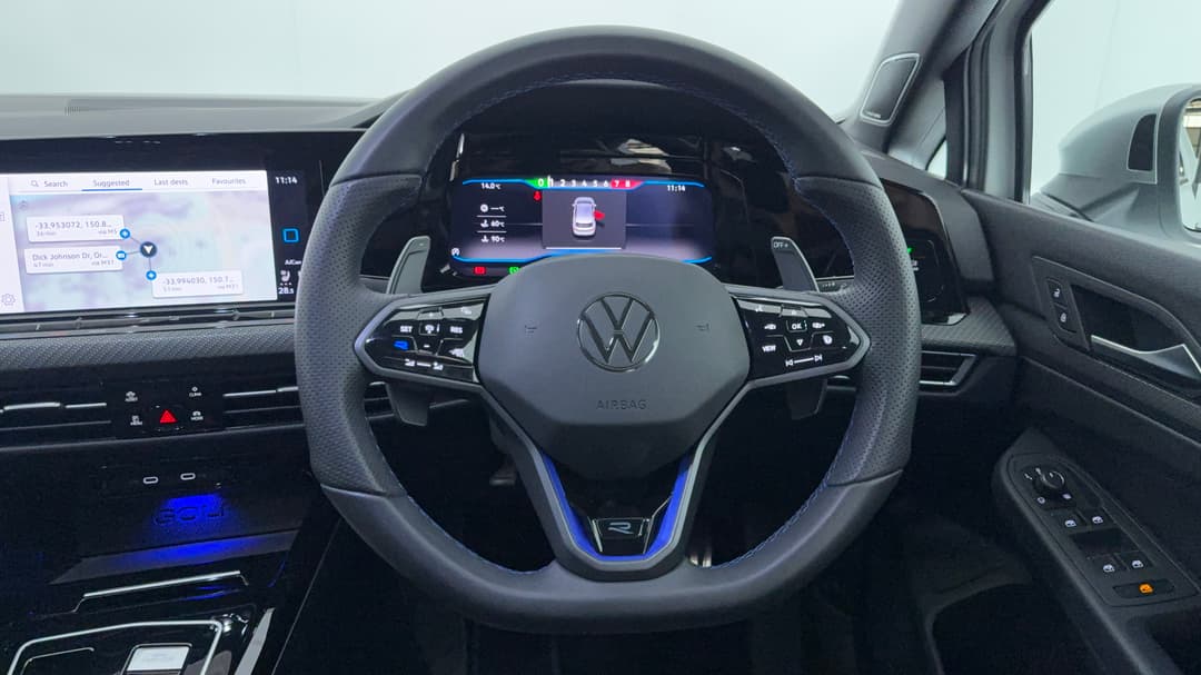 2024 Volkswagen Golf R, Automatic, 10567 km, Steering Wheel Close-up