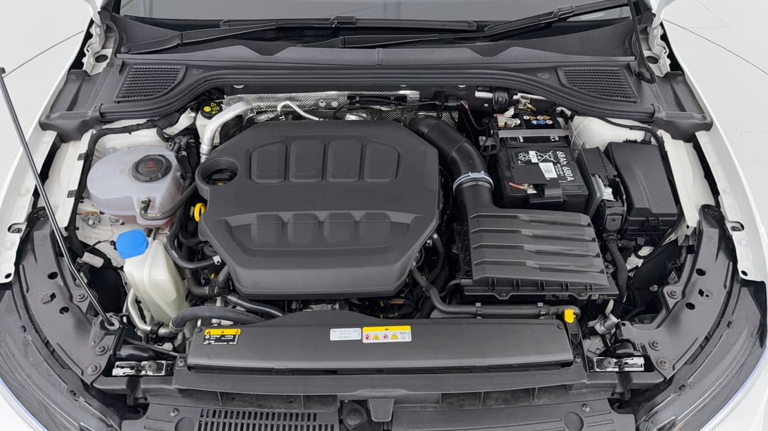 2024 Volkswagen Golf R, Automatic, 10567 km, Open Bonnet (Engine)