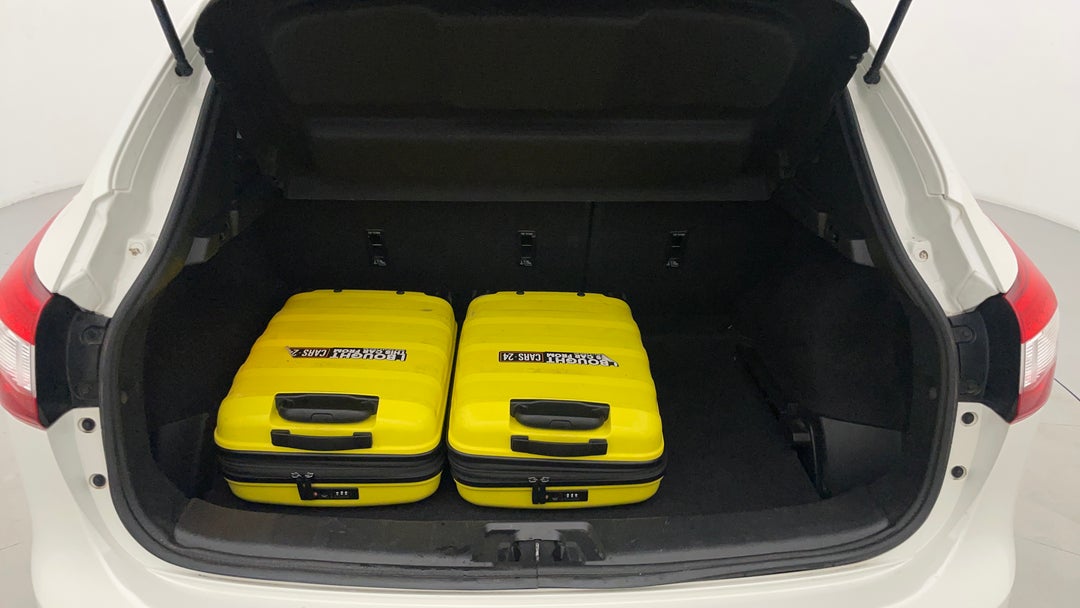 2016 Nissan Qashqai Ti, Automatic, 89531 km, Boot Inside View with Luggage