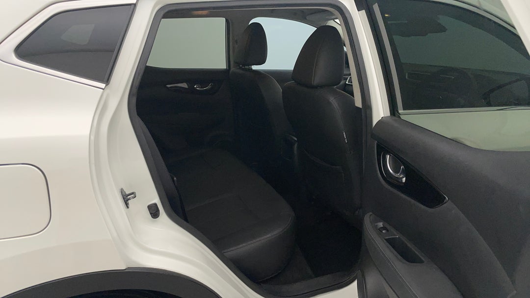 2016 Nissan Qashqai Ti, Automatic, 89531 km, Right Side Rear Door Cabin View