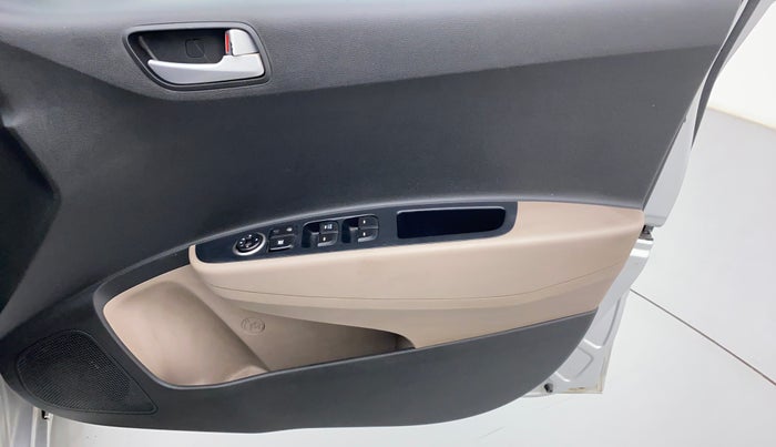2017 Hyundai Grand i10 SPORTZ 1.2 KAPPA VTVT, Petrol, Manual, 77,211 km, Driver Side Door Panels Control