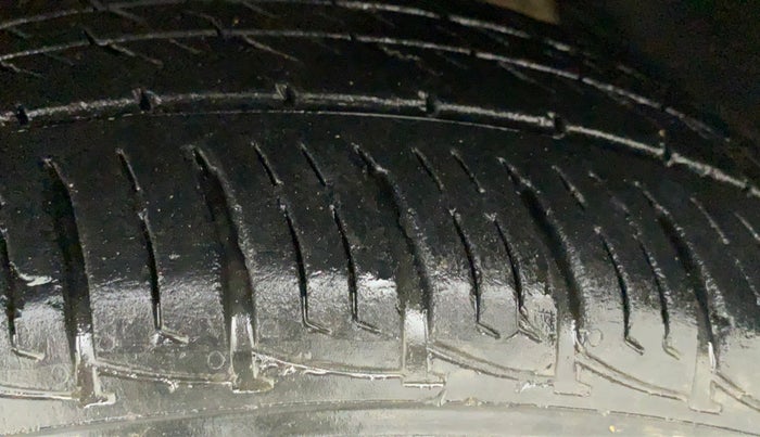 2019 Maruti Vitara Brezza LDI, Diesel, Manual, 29,399 km, Left Rear Tyre Tread