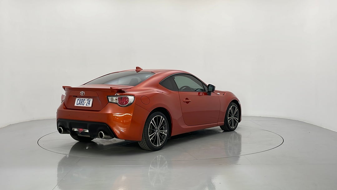 Right Back Diagonal (45- Degree) View