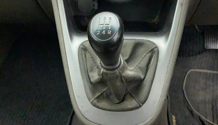 2011 Hyundai i10 MAGNA 1.1, Petrol, Manual, 59,147 km, Gear lever - Boot cover slightly torn