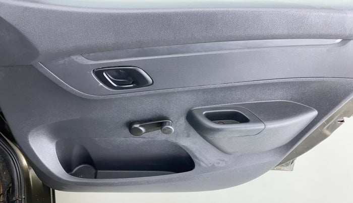 2015 Renault Kwid RXE, Petrol, Manual, 88,480 km, Driver Side Door Panels Control