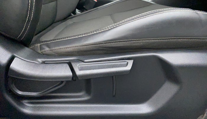 2019 Hyundai VENUE 1.0L Turbo GDI SX(O) MT, Petrol, Manual, 28,993 km, Driver Side Adjustment Panel