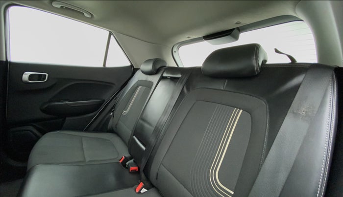 2019 Hyundai VENUE 1.0L Turbo GDI SX(O) MT, Petrol, Manual, 28,993 km, Right Side Rear Door Cabin