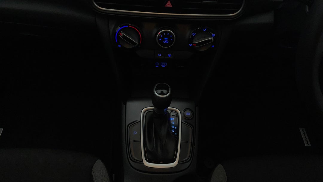 2020 Hyundai Kona Go (fwd), Automatic, 17819 km, Gear Lever 
