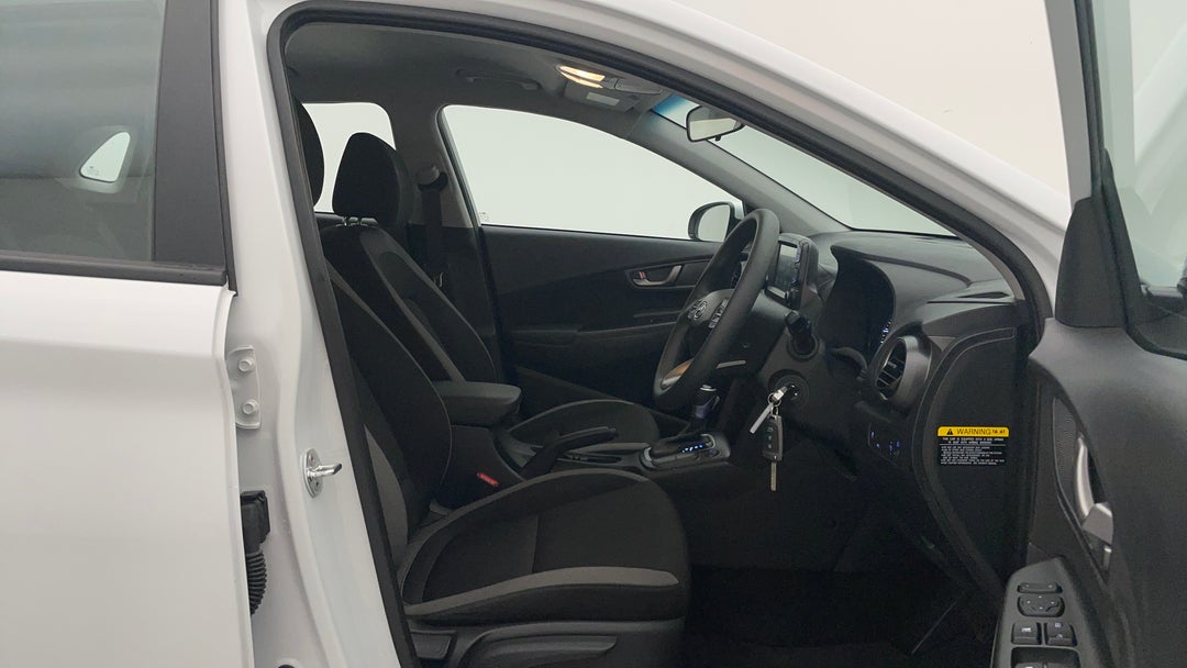 2020 Hyundai Kona Go (fwd), Automatic, 17819 km, Right Side Front Door Cabin View