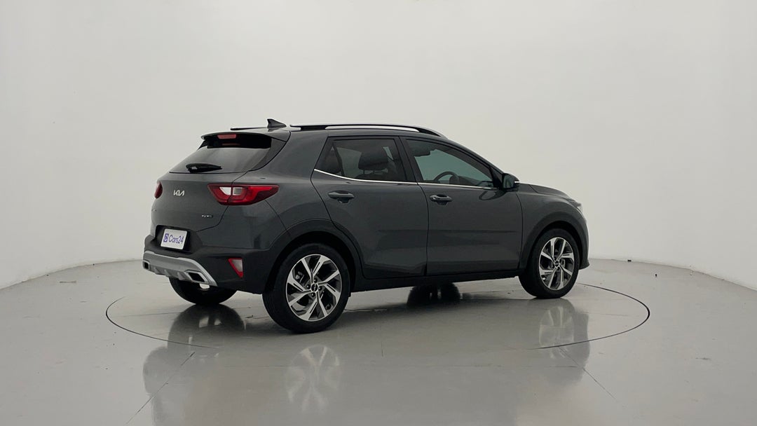 Right Back Diagonal (45- Degree) View