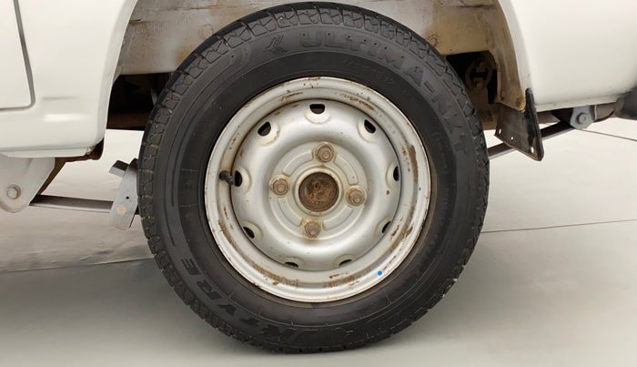 2017 Maruti Omni 5 STR, Petrol, Manual, 66,195 km, Left Rear Wheel