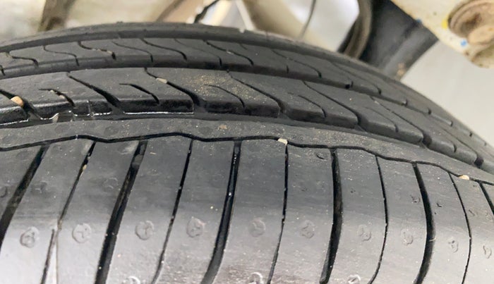 2017 Honda City V MT PETROL, Petrol, Manual, 62,212 km, Right Rear Tyre Tread