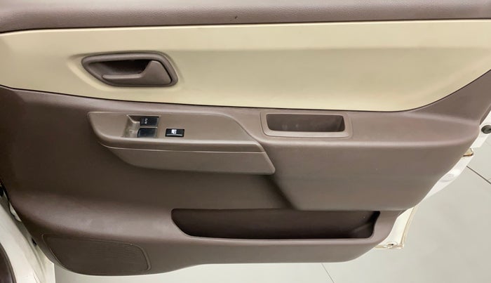 2010 Maruti Zen Estilo LXI, Petrol, Manual, 35,817 km, Driver Side Door Panels Control