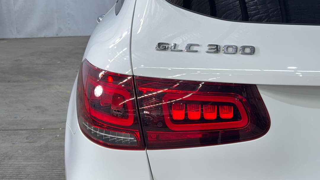 2020 Mercedes-benz GLC 300 4matic, Automatic, 44218 km, Badge (Boot Left Side)
