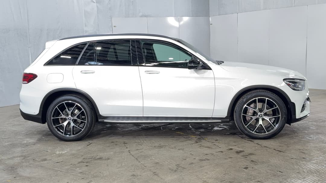 2020 Mercedes-benz GLC 300 4matic, Automatic, 44218 km, Right Side View