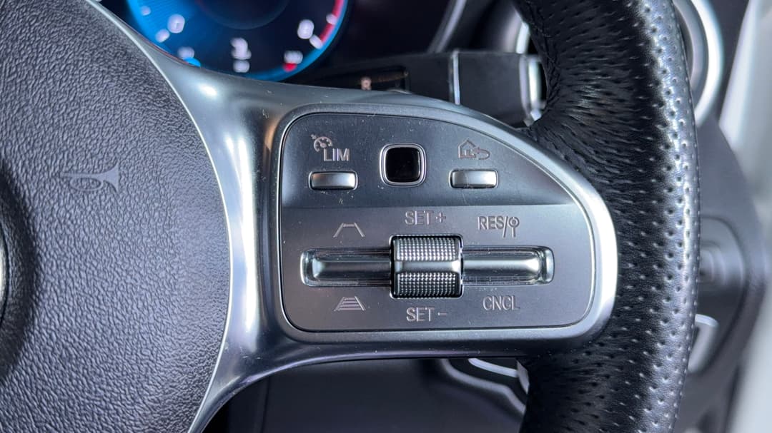 2020 Mercedes-benz GLC 300 4matic, Automatic, 44218 km, Cruise Control