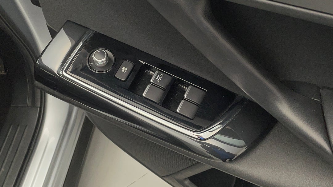 2017 Mazda CX-9 Sport (fwd), Automatic, 62002 km, Drivers Side Door Panel Controls