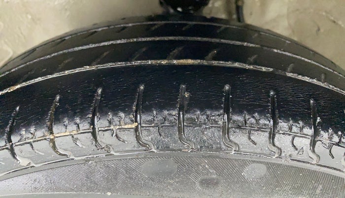 2015 Maruti Alto 800 LXI, Petrol, Manual, 31,751 km, Left Front Tyre Tread