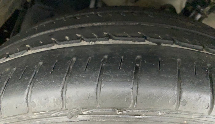 2016 Honda City VX MT PETROL, CNG, Manual, 88,437 km, Left Front Tyre Tread
