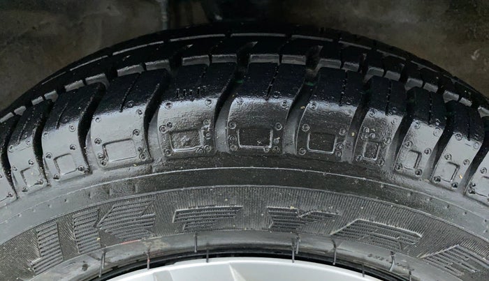 2017 Maruti Alto 800 VXI, Petrol, Manual, 20,152 km, Right Front Tyre Tread