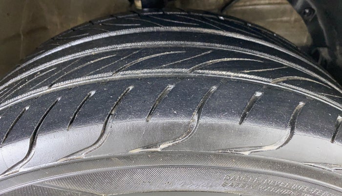 2019 Maruti Swift LXI, Petrol, Manual, 21,013 km, Right Front Tyre Tread