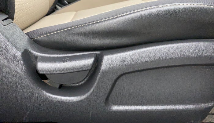 2015 Hyundai Elite i20 MAGNA 1.2, Petrol, Manual, 11,898 km, Driver Side Adjustment Panel