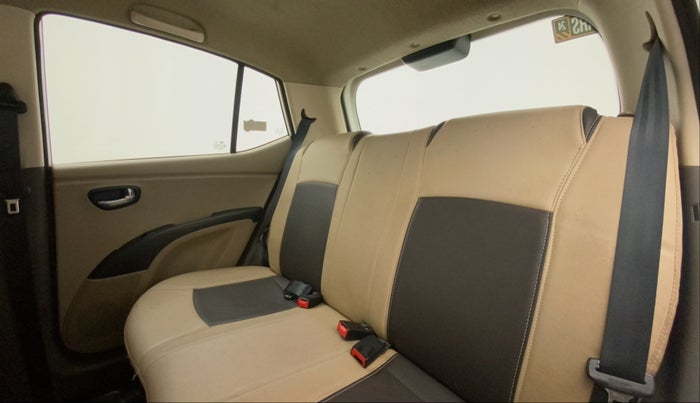 2016 Hyundai i10 SPORTZ 1.1, Petrol, Manual, 72,789 km, Right Side Rear Door Cabin