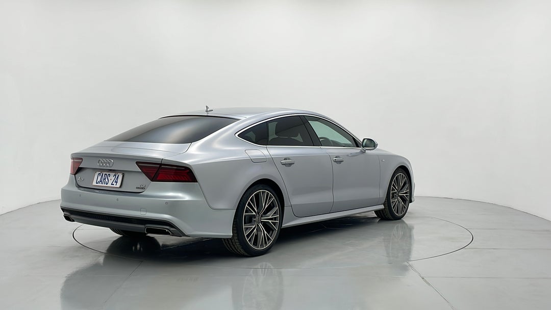 Right Back Diagonal (45- Degree) View