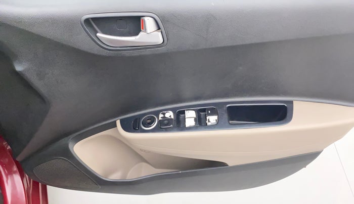 2015 Hyundai Grand i10 SPORTZ 1.2 KAPPA VTVT, Petrol, Manual, 1,08,606 km, Driver Side Door Panels Control