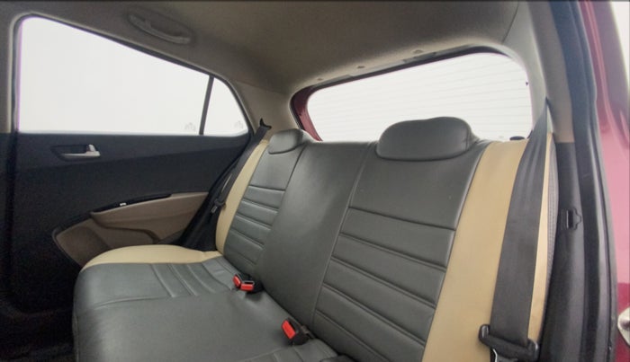 2015 Hyundai Grand i10 SPORTZ 1.2 KAPPA VTVT, Petrol, Manual, 1,08,606 km, Right Side Rear Door Cabin