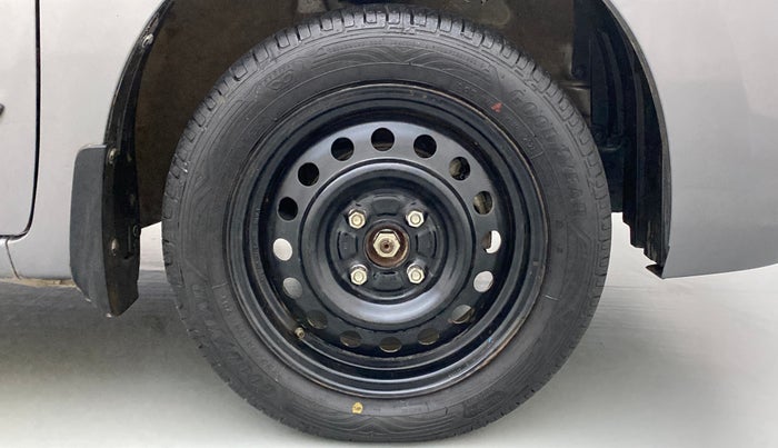2015 Maruti Wagon R 1.0 VXI, Petrol, Manual, 34,784 km, Right Front Wheel