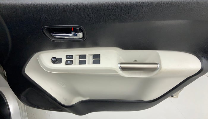 2018 Maruti IGNIS DELTA 1.2 K12, Petrol, Manual, 17,318 km, Driver Side Door Panels Control