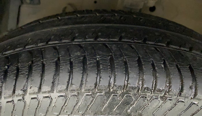 2012 Maruti Swift Dzire VXI, Petrol, Manual, 45,605 km, Left Front Tyre Tread