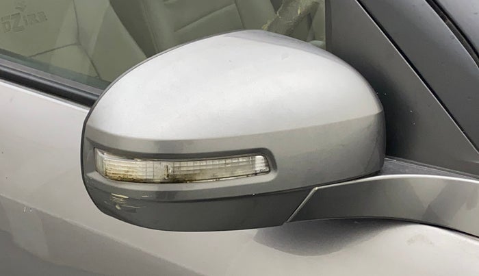 2012 Maruti Swift Dzire VXI, Petrol, Manual, 45,605 km, Right rear-view mirror - Indicator light has minor damage