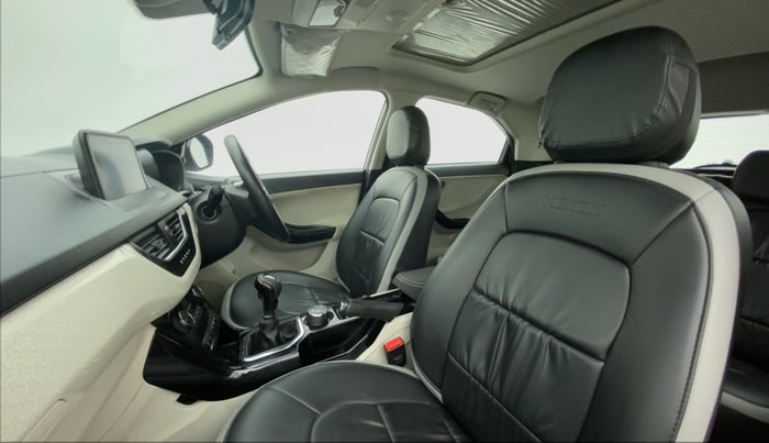 2022 Tata NEXON XZ PLUS PETROL SUNROOF, Petrol, Manual, 36,792 km, Right Side Front Door Cabin