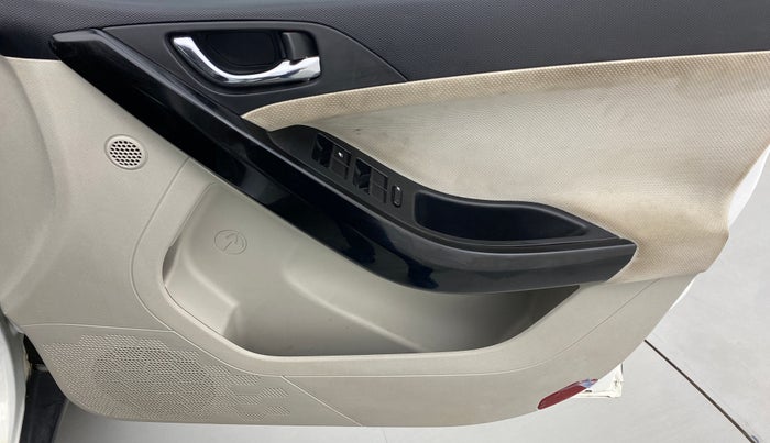 2022 Tata NEXON XZ PLUS PETROL SUNROOF, Petrol, Manual, 36,792 km, Driver Side Door Panels Control