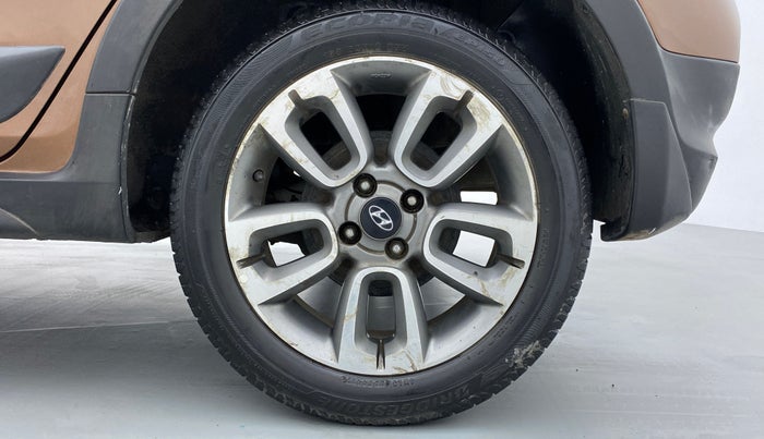 2016 Hyundai i20 Active 1.2 S, Petrol, Manual, 1,00,901 km, Left Rear Wheel