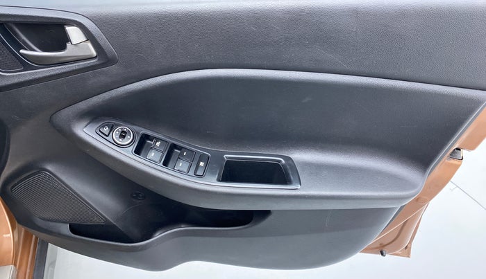 2016 Hyundai i20 Active 1.2 S, Petrol, Manual, 1,00,901 km, Driver Side Door Panels Control