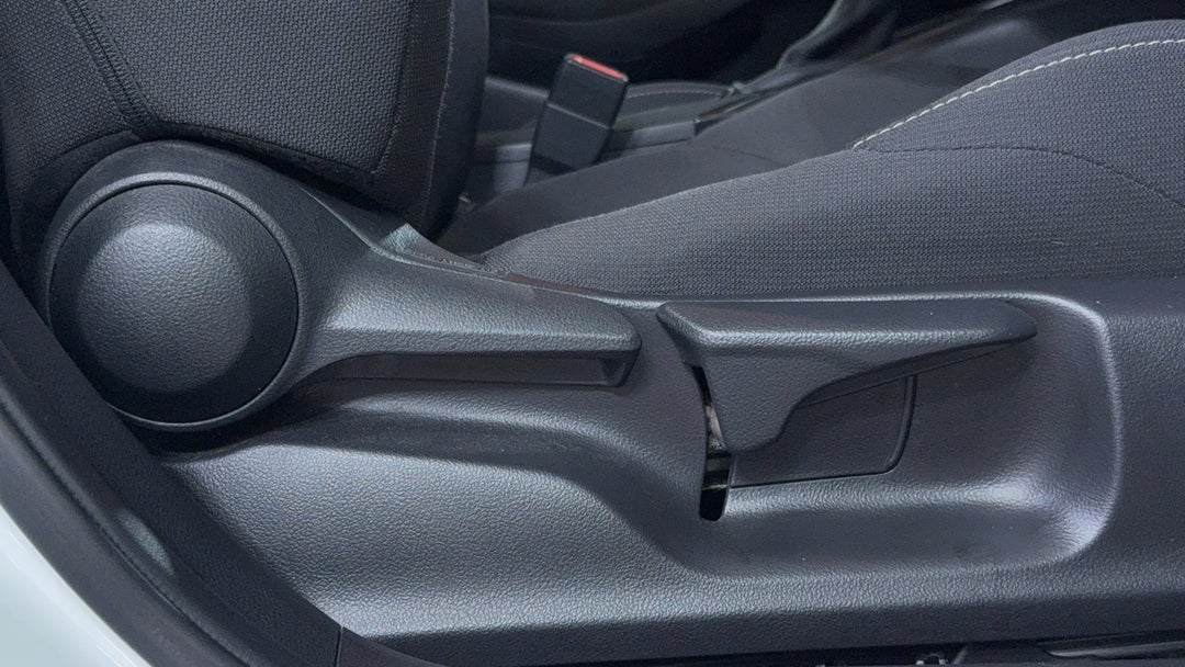 2020 Toyota Corolla Ascent Sport + Tr Kit, Automatic, 65896 km, Drivers Side Adjustment Panel