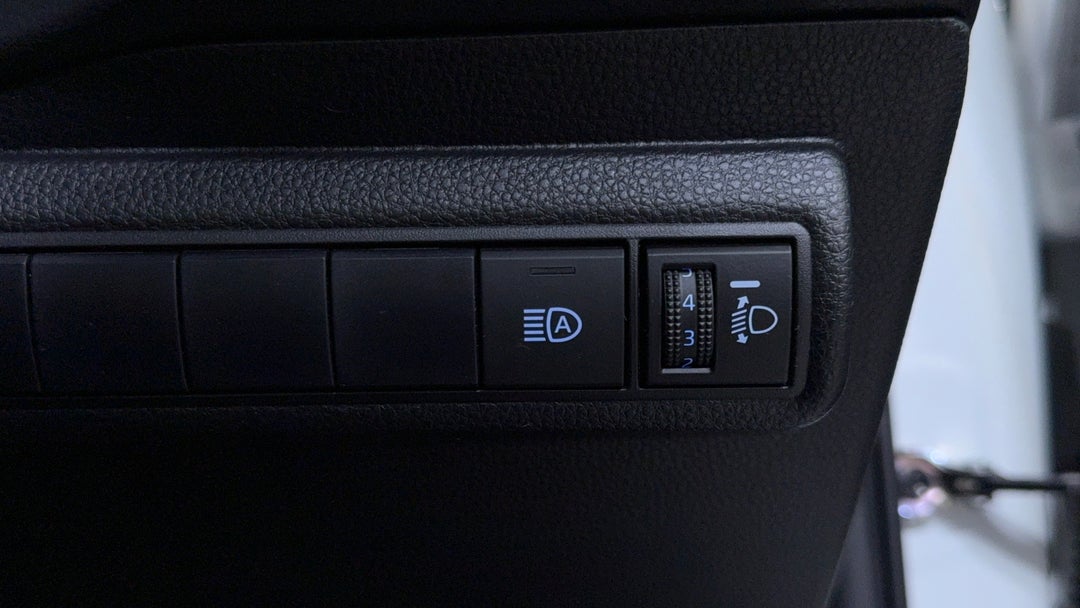 2020 Toyota Corolla Ascent Sport + Tr Kit, Automatic, 65896 km, Utility Switches/Buttons