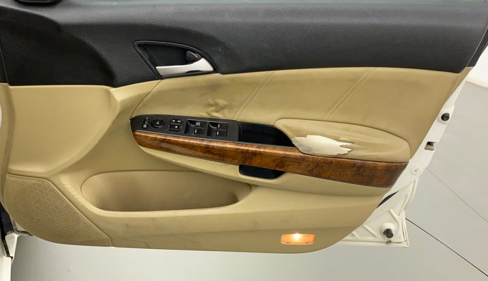 2013 Honda Accord 2.4L I-VTEC MT, Petrol, Manual, 81,387 km, Driver Side Door Panels Control