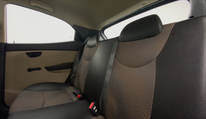 2014 Hyundai Eon MAGNA PLUS, Petrol, Manual, 19,614 km, Right Side Door Cabin View