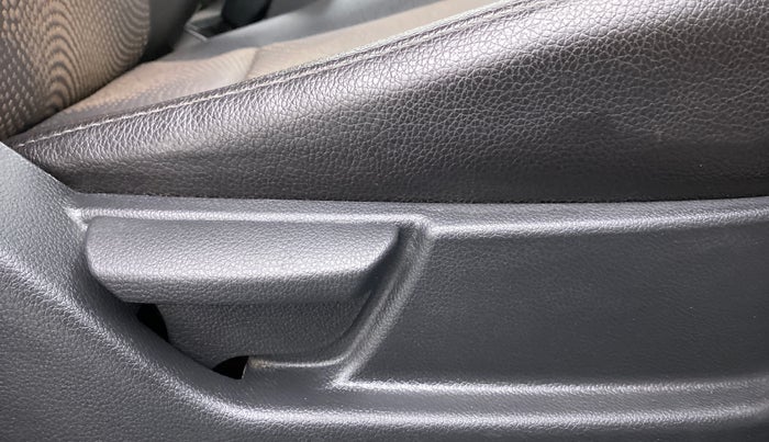 2014 Hyundai Eon MAGNA PLUS, Petrol, Manual, 19,614 km, Driver Side Adjustment Panel
