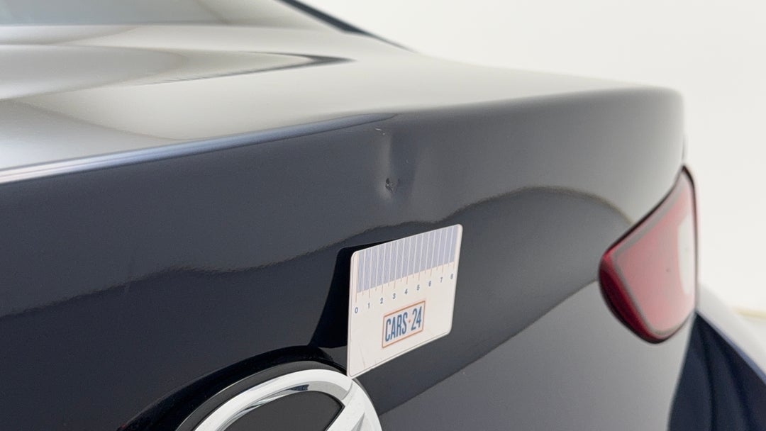 Boot / Tailgate Boot Lid Dent