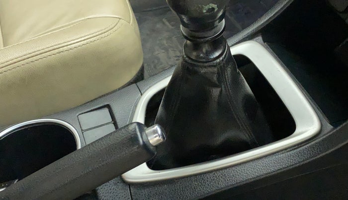 2014 Toyota Corolla Altis G PETROL, Petrol, Manual, 78,957 km, Gear lever - Boot cover slightly torn
